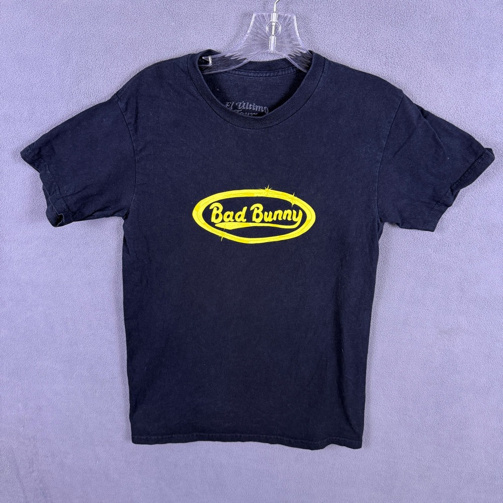Bad Bunny El Ultimo Tour Del Mundo T-Shirt Small Black Graphic Concert Tee